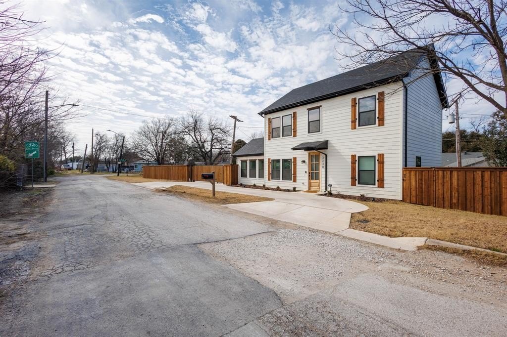 3230 6th Avenue, Fort Worth, TX 76110, 4 Bedrooms Bedrooms, ,2 BathroomsBathrooms,Residential,For Sale,3230 6th Avenue,20826681