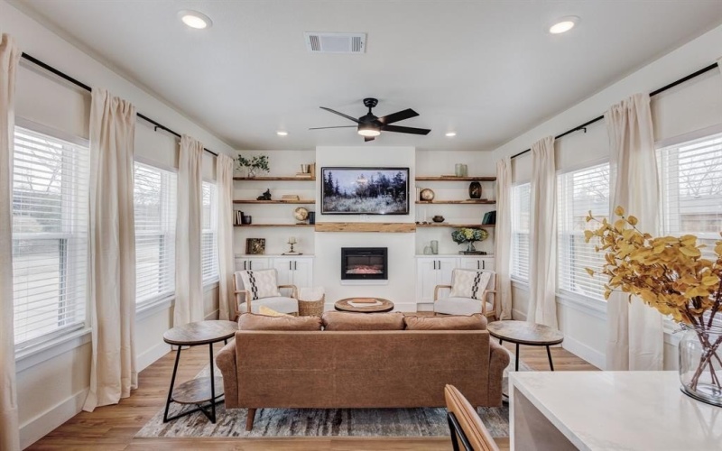 3230 6th Avenue, Fort Worth, TX 76110, 4 Bedrooms Bedrooms, ,2 BathroomsBathrooms,Residential,For Sale,3230 6th Avenue,20826681