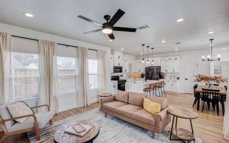3230 6th Avenue, Fort Worth, TX 76110, 4 Bedrooms Bedrooms, ,2 BathroomsBathrooms,Residential,For Sale,3230 6th Avenue,20826681