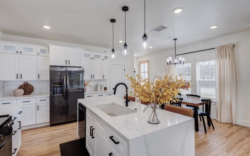 3230 6th Avenue, Fort Worth, TX 76110, 4 Bedrooms Bedrooms, ,2 BathroomsBathrooms,Residential,For Sale,3230 6th Avenue,20826681