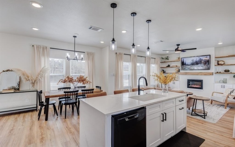 3230 6th Avenue, Fort Worth, TX 76110, 4 Bedrooms Bedrooms, ,2 BathroomsBathrooms,Residential,For Sale,3230 6th Avenue,20826681