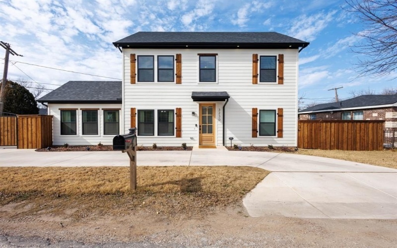3230 6th Avenue, Fort Worth, TX 76110, 4 Bedrooms Bedrooms, ,2 BathroomsBathrooms,Residential,For Sale,3230 6th Avenue,20826681