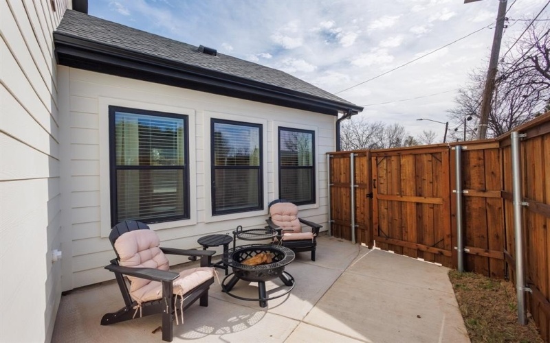 3230 6th Avenue, Fort Worth, TX 76110, 4 Bedrooms Bedrooms, ,2 BathroomsBathrooms,Residential,For Sale,3230 6th Avenue,20826681