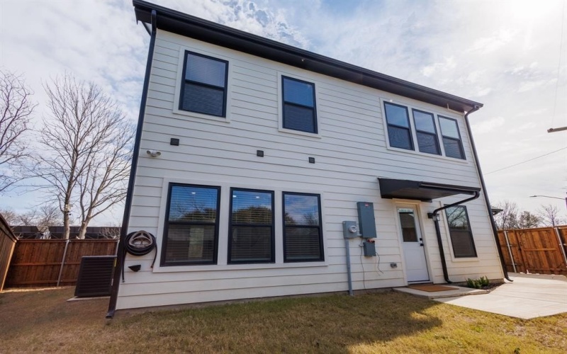 3230 6th Avenue, Fort Worth, TX 76110, 4 Bedrooms Bedrooms, ,2 BathroomsBathrooms,Residential,For Sale,3230 6th Avenue,20826681