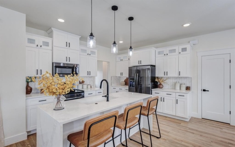 3230 6th Avenue, Fort Worth, TX 76110, 4 Bedrooms Bedrooms, ,2 BathroomsBathrooms,Residential,For Sale,3230 6th Avenue,20826681