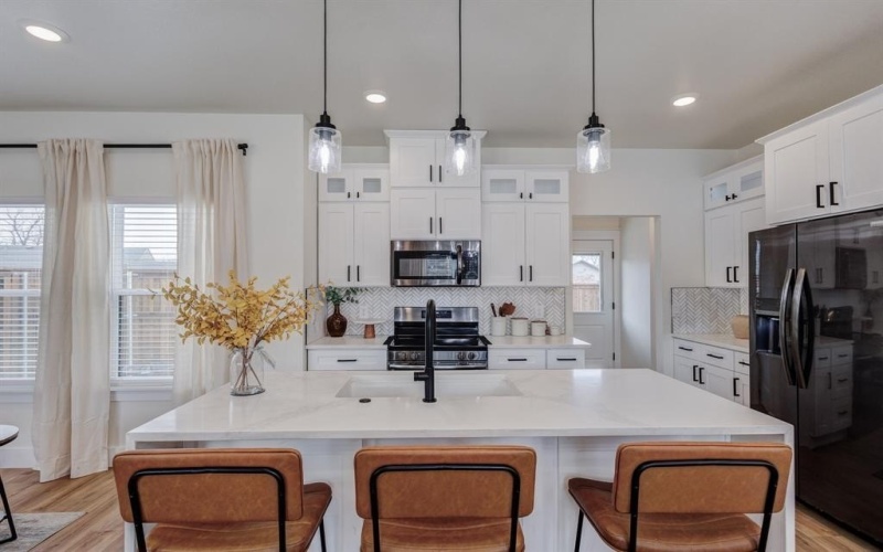 3230 6th Avenue, Fort Worth, TX 76110, 4 Bedrooms Bedrooms, ,2 BathroomsBathrooms,Residential,For Sale,3230 6th Avenue,20826681