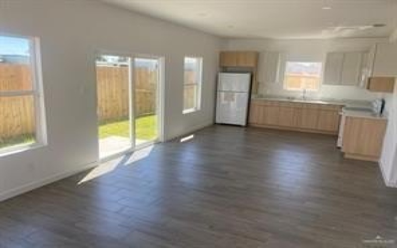 1412 Lore Drive, Weslaco, TX 78599, 8 Habitaciones Habitaciones , ,8 BañosBaños,Residential Multi Family,En Venta,1412 Lore Drive,20826838