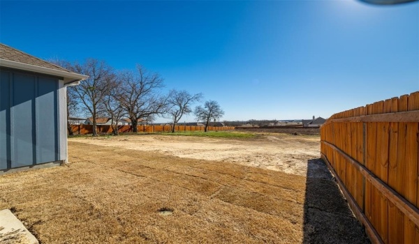 7600 Veal Station Road, Azle, TX 76020, 4 Bedrooms Bedrooms, ,2 BathroomsBathrooms,Residential,For Sale,7600 Veal Station Road,20826991