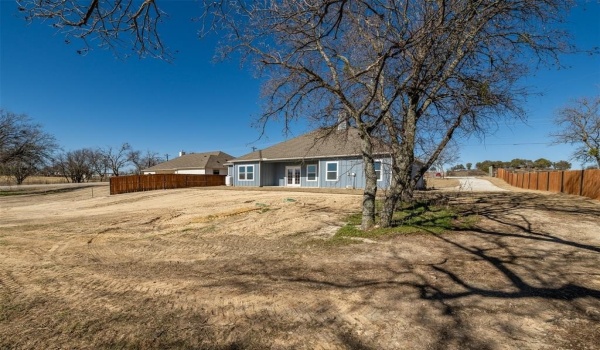 7600 Veal Station Road, Azle, TX 76020, 4 Bedrooms Bedrooms, ,2 BathroomsBathrooms,Residential,For Sale,7600 Veal Station Road,20826991