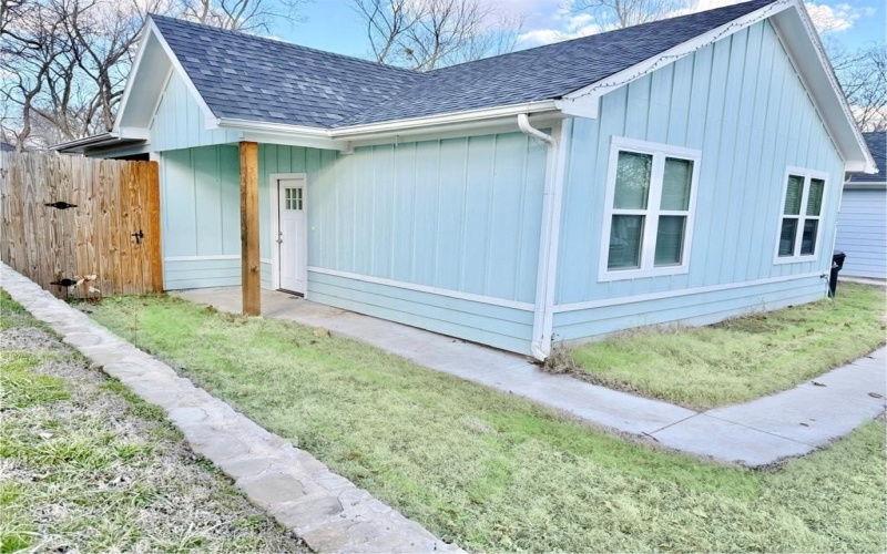 521 E Hanna, Denison, TX 75021, 3 Bedrooms Bedrooms, ,2 BathroomsBathrooms,Residential Lease,For Rent,521 E Hanna,20827128