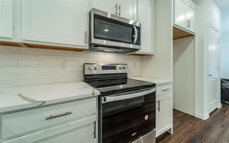 3919 Polly Street, Dallas, TX 75210, 4 Bedrooms Bedrooms, ,2 BathroomsBathrooms,Residential,For Sale,3919 Polly Street,20827222
