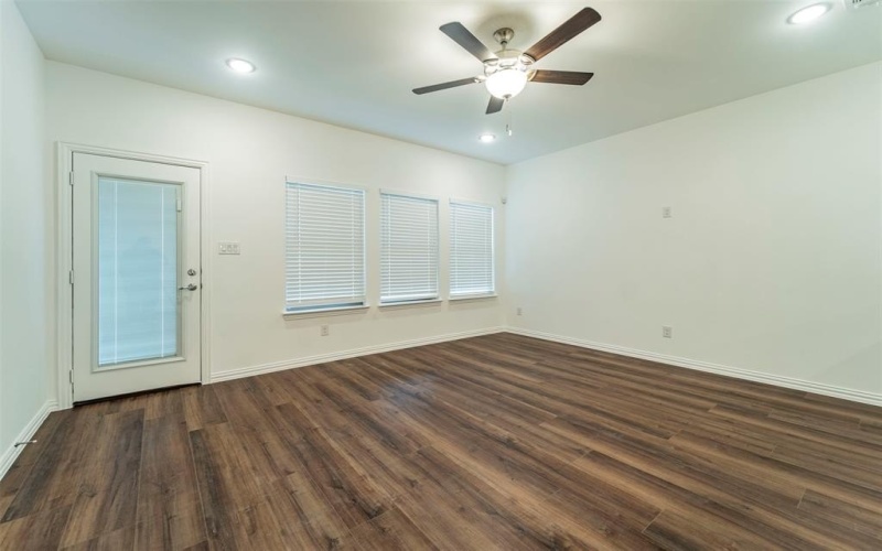 3919 Polly Street, Dallas, TX 75210, 4 Bedrooms Bedrooms, ,2 BathroomsBathrooms,Residential,For Sale,3919 Polly Street,20827222