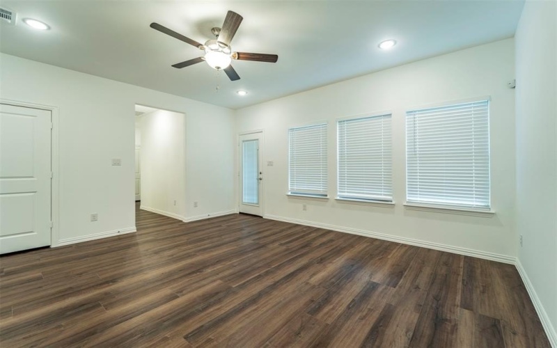 3919 Polly Street, Dallas, TX 75210, 4 Bedrooms Bedrooms, ,2 BathroomsBathrooms,Residential,For Sale,3919 Polly Street,20827222