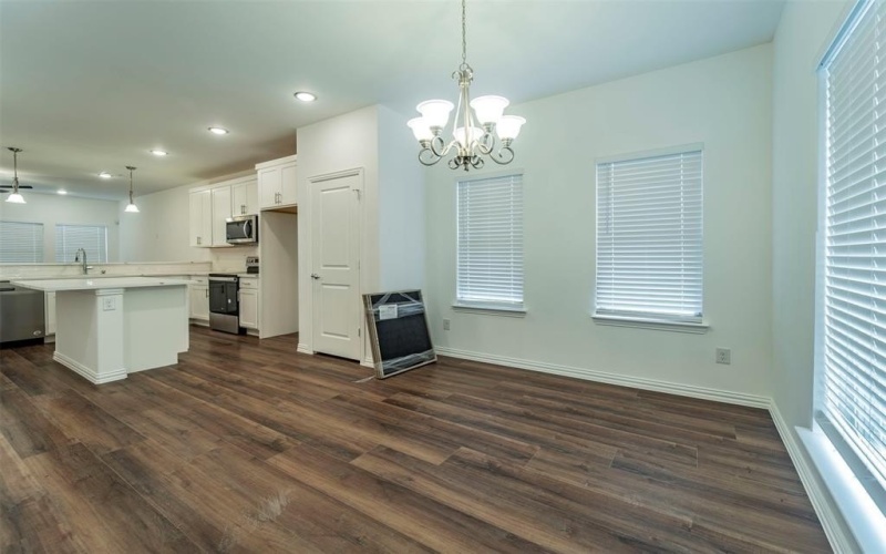 3919 Polly Street, Dallas, TX 75210, 4 Bedrooms Bedrooms, ,2 BathroomsBathrooms,Residential,For Sale,3919 Polly Street,20827222