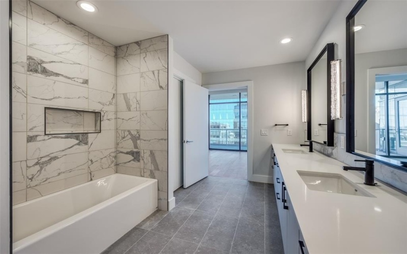 8119 Douglas Avenue #1105, Dallas, TX 75225, 2 Bedrooms Bedrooms, ,2 BathroomsBathrooms,Residential Lease,For Rent,8119 Douglas Avenue,20827493