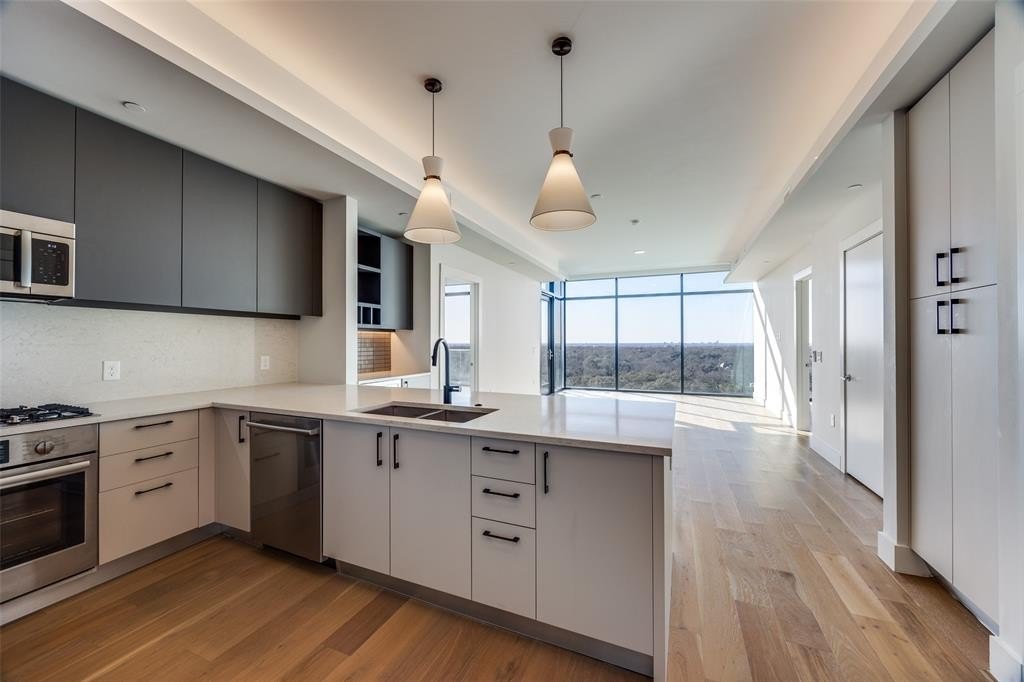 8119 Douglas Avenue #908, Dallas, TX 75225, 2 Habitaciones Habitaciones , ,2 BañosBaños,Residential Lease,En Alquiler,8119 Douglas Avenue,20827505