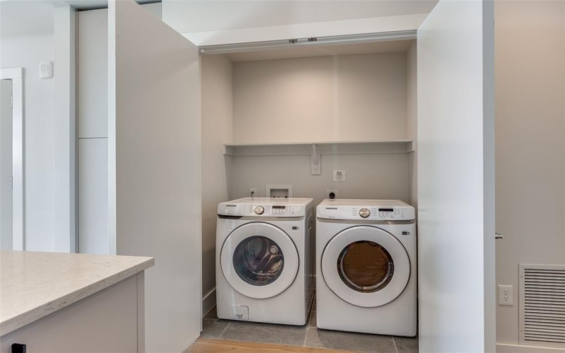 8119 Douglas Avenue #908, Dallas, TX 75225, 2 Habitaciones Habitaciones , ,2 BañosBaños,Residential Lease,En Alquiler,8119 Douglas Avenue,20827505