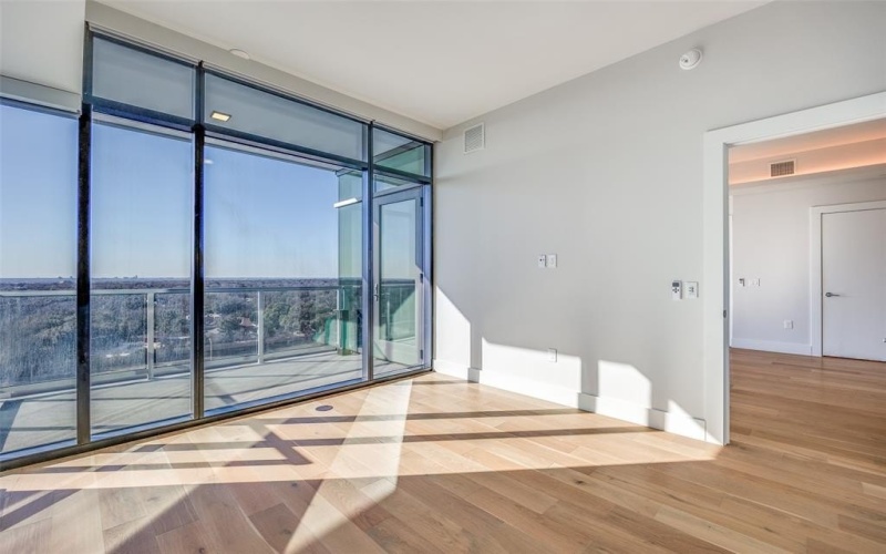 8119 Douglas Avenue #908, Dallas, TX 75225, 2 Habitaciones Habitaciones , ,2 BañosBaños,Residential Lease,En Alquiler,8119 Douglas Avenue,20827505