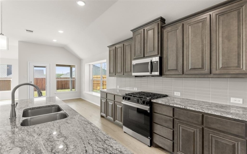 1008 Pineview, Crowley, TX 76036, 4 Bedrooms Bedrooms, ,2 BathroomsBathrooms,Residential,For Sale,1008 Pineview,20827943