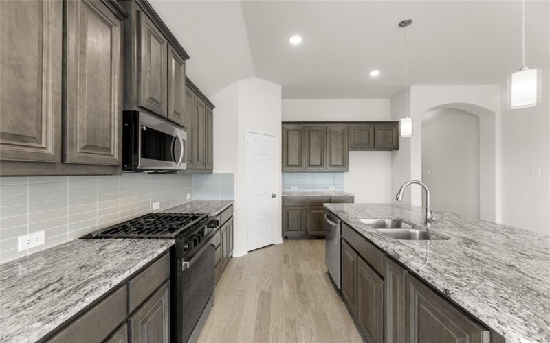 1008 Pineview, Crowley, TX 76036, 4 Bedrooms Bedrooms, ,2 BathroomsBathrooms,Residential,For Sale,1008 Pineview,20827943