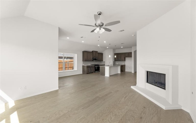 1008 Pineview, Crowley, TX 76036, 4 Bedrooms Bedrooms, ,2 BathroomsBathrooms,Residential,For Sale,1008 Pineview,20827943