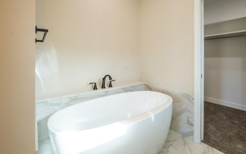 15092 High Country Acres Lane, Tyler, TX 75706, 3 Bedrooms Bedrooms, ,2 BathroomsBathrooms,Residential,For Sale,15092 High Country Acres Lane,20831171