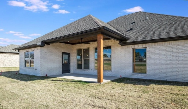 15092 High Country Acres Lane, Tyler, TX 75706, 3 Bedrooms Bedrooms, ,2 BathroomsBathrooms,Residential,For Sale,15092 High Country Acres Lane,20831171