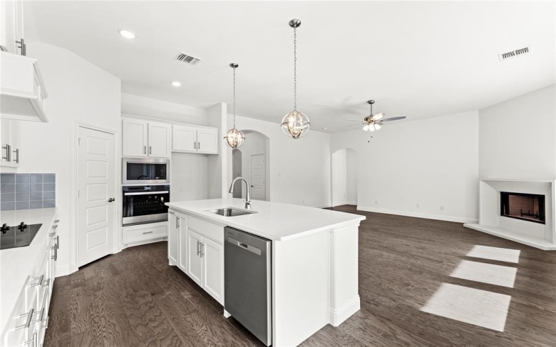 3121 Blue Hill, Burleson, TX 76028, 4 Bedrooms Bedrooms, ,2 BathroomsBathrooms,Residential,For Sale,3121 Blue Hill,20831197