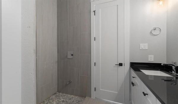2806 Chicago Street, Dallas, TX 75212, 4 Bedrooms Bedrooms, ,3 BathroomsBathrooms,Residential Lease,For Rent,2806 Chicago Street,20831476