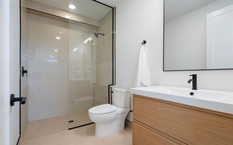 1424 Canada Drive, Dallas, TX 75212, 4 Habitaciones Habitaciones , ,3 BañosBaños,Residential,En Venta,1424 Canada Drive,20831629