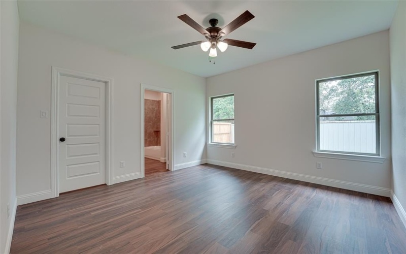 246 N Cherokee Shores Drive, Mabank, TX 75156, 3 Habitaciones Habitaciones , ,2 BañosBaños,Residential,En Venta,246 N Cherokee Shores Drive,20831794