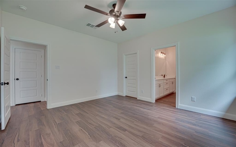 246 N Cherokee Shores Drive, Mabank, TX 75156, 3 Habitaciones Habitaciones , ,2 BañosBaños,Residential,En Venta,246 N Cherokee Shores Drive,20831794