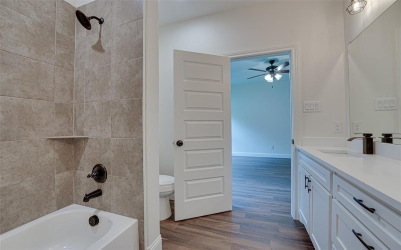 246 N Cherokee Shores Drive, Mabank, TX 75156, 3 Habitaciones Habitaciones , ,2 BañosBaños,Residential,En Venta,246 N Cherokee Shores Drive,20831794