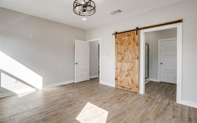 2604 Creekview Drive, Granbury, TX 76048, 3 Bedrooms Bedrooms, ,2 BathroomsBathrooms,Residential,For Sale,2604 Creekview Drive,20832198