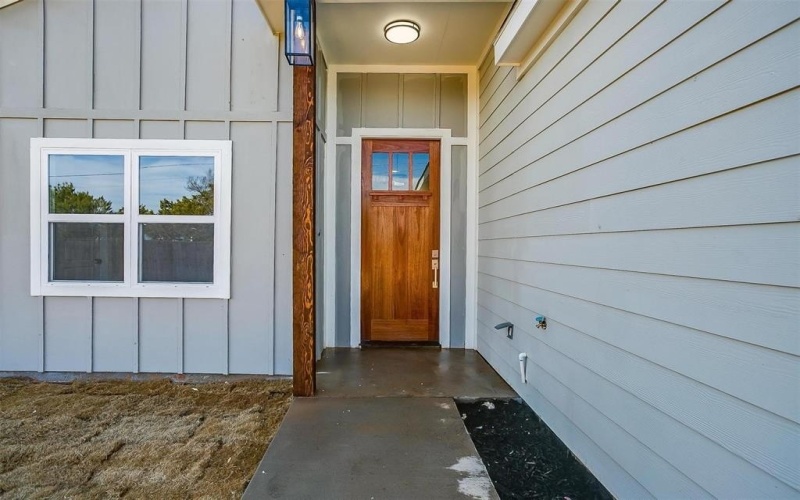 2604 Creekview Drive, Granbury, TX 76048, 3 Bedrooms Bedrooms, ,2 BathroomsBathrooms,Residential,For Sale,2604 Creekview Drive,20832198