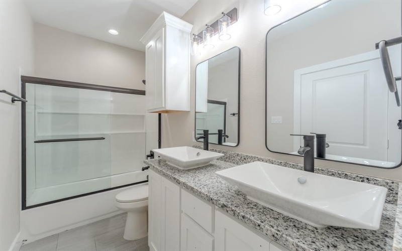101 Inca Trail, Mabank, TX 75156, 3 Bedrooms Bedrooms, ,2 BathroomsBathrooms,Residential,For Sale,101 Inca Trail,20832558