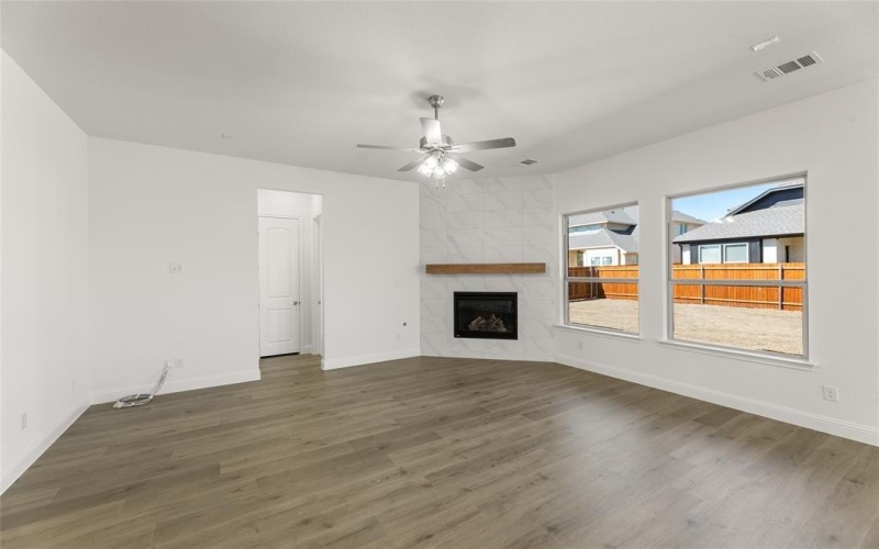 5616 Sweetwater Drive, Denton, TX 76226, 4 Bedrooms Bedrooms, ,3 BathroomsBathrooms,Residential,For Sale,5616 Sweetwater Drive,20832821