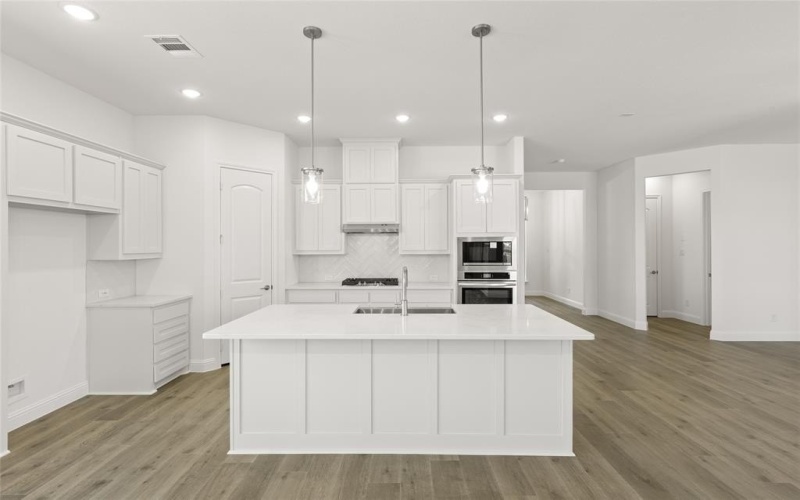 5616 Sweetwater Drive, Denton, TX 76226, 4 Bedrooms Bedrooms, ,3 BathroomsBathrooms,Residential,For Sale,5616 Sweetwater Drive,20832821
