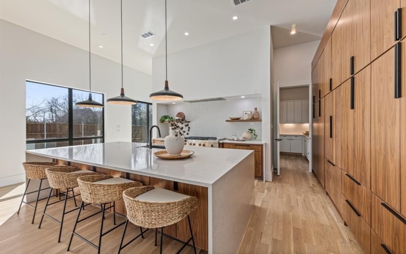 1909 Mcmillan Avenue, Dallas, TX 75206, 4 Bedrooms Bedrooms, ,5 BathroomsBathrooms,Residential,For Sale,1909 Mcmillan Avenue,20833625