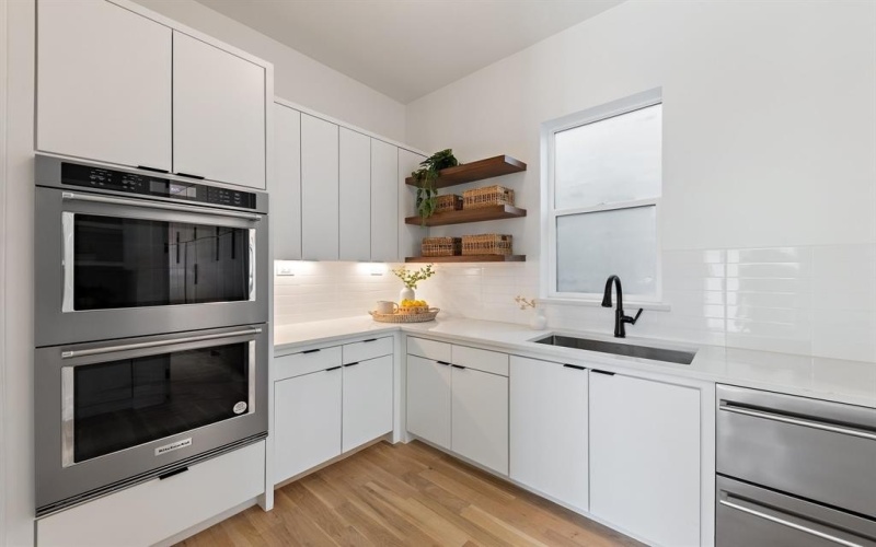1909 Mcmillan Avenue, Dallas, TX 75206, 4 Bedrooms Bedrooms, ,5 BathroomsBathrooms,Residential,For Sale,1909 Mcmillan Avenue,20833625