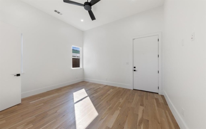 1909 Mcmillan Avenue, Dallas, TX 75206, 4 Bedrooms Bedrooms, ,5 BathroomsBathrooms,Residential,For Sale,1909 Mcmillan Avenue,20833625