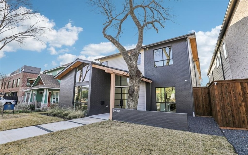 1909 Mcmillan Avenue, Dallas, TX 75206, 4 Bedrooms Bedrooms, ,5 BathroomsBathrooms,Residential,For Sale,1909 Mcmillan Avenue,20833625