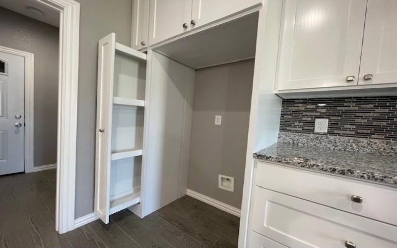 304 Avenue D, Ennis, TX 75119, 3 Bedrooms Bedrooms, ,2 BathroomsBathrooms,Residential,For Sale,304 Avenue D,20830411