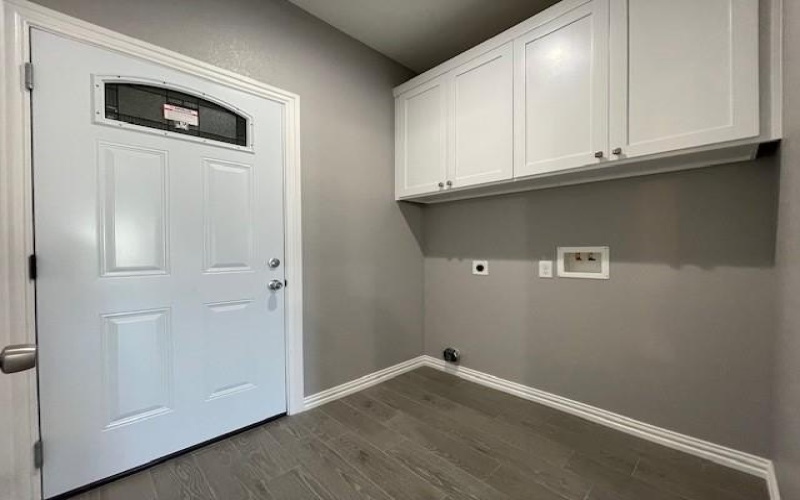 304 Avenue D, Ennis, TX 75119, 3 Bedrooms Bedrooms, ,2 BathroomsBathrooms,Residential,For Sale,304 Avenue D,20830411