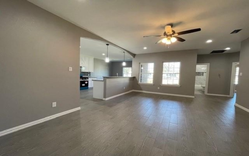 304 Avenue D, Ennis, TX 75119, 3 Bedrooms Bedrooms, ,2 BathroomsBathrooms,Residential,For Sale,304 Avenue D,20830411