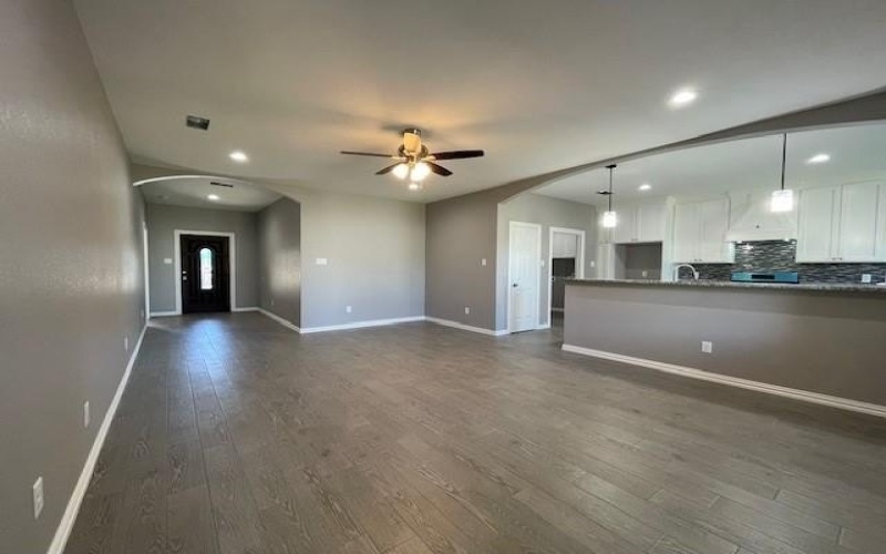 304 Avenue D, Ennis, TX 75119, 3 Bedrooms Bedrooms, ,2 BathroomsBathrooms,Residential,For Sale,304 Avenue D,20830411