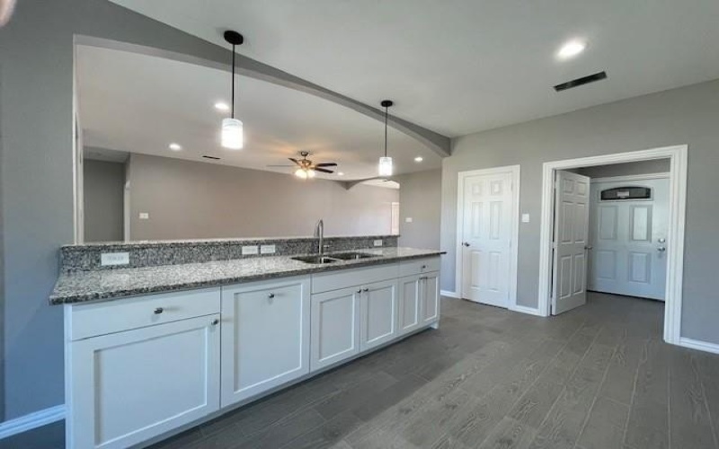 304 Avenue D, Ennis, TX 75119, 3 Bedrooms Bedrooms, ,2 BathroomsBathrooms,Residential,For Sale,304 Avenue D,20830411