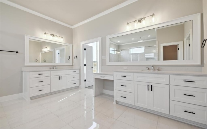 704 Burr Oak Lane, Weatherford, TX 76085, 3 Bedrooms Bedrooms, ,2 BathroomsBathrooms,Residential,For Sale,704 Burr Oak Lane,20833777