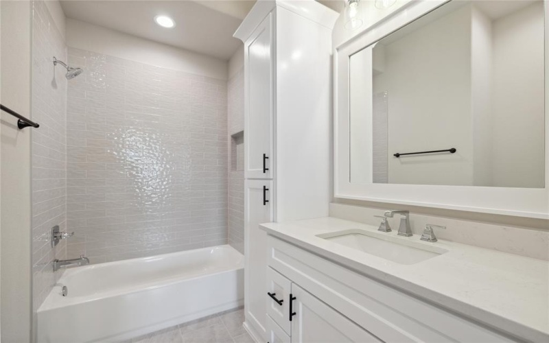 704 Burr Oak Lane, Weatherford, TX 76085, 3 Bedrooms Bedrooms, ,2 BathroomsBathrooms,Residential,For Sale,704 Burr Oak Lane,20833777