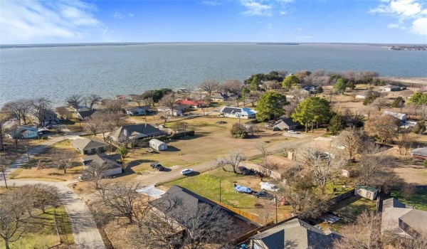 402 Lagoon Drive, Gun Barrel City, TX 75156, 3 Bedrooms Bedrooms, ,2 BathroomsBathrooms,Residential,For Sale,402 Lagoon Drive,20833838